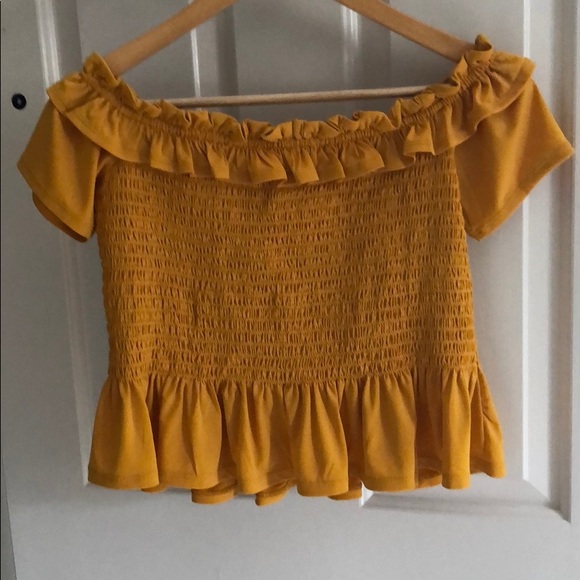 Off the shoulder shirt. Brand new never worn - Picture 3 of 4